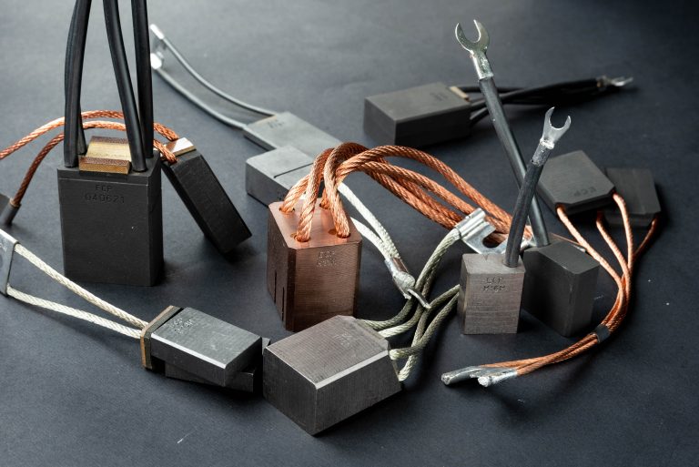 ذغال هادی و اهمیت آن در الکتروموتورها: راهنمای جامع